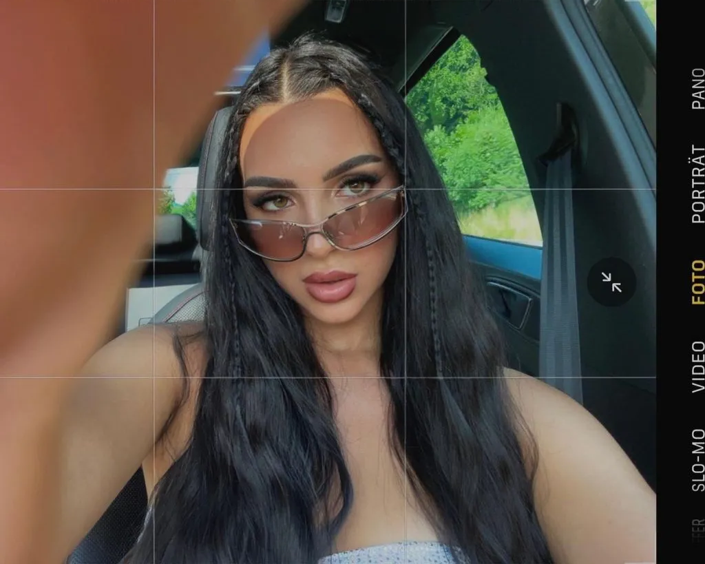 Frühlingslook – Naked Press On Lashes