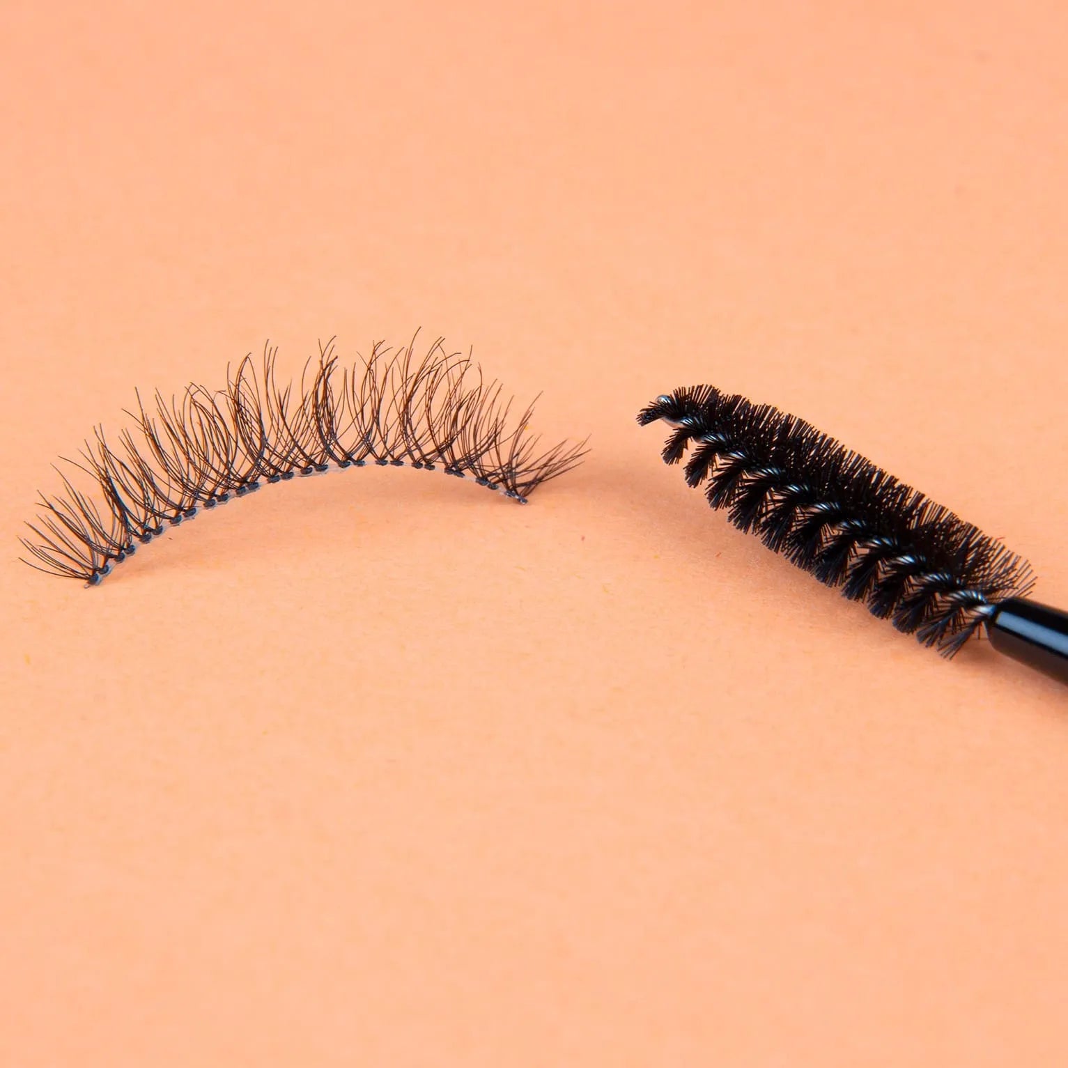 Knstliche Wimpern reinigen & pflegen